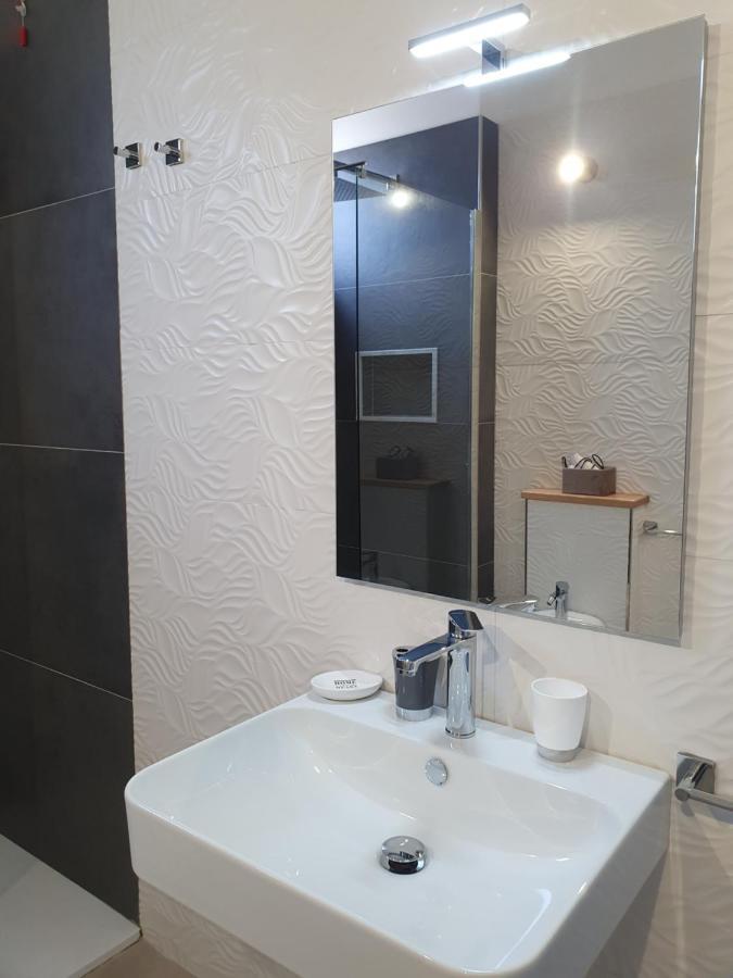 Blue Velvet Rooms Tortoli Exterior photo