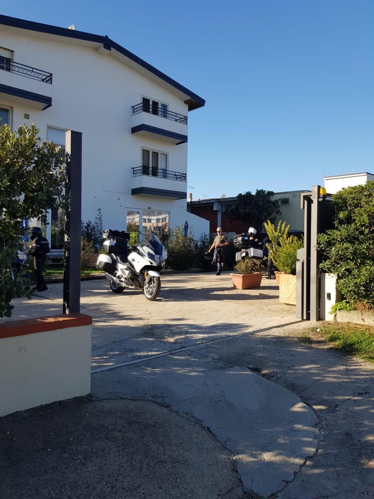Blue Velvet Rooms Tortoli Exterior photo
